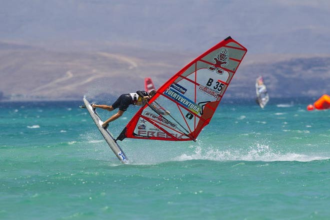 Dieter tweaked - PWA Sotavento Fuerteventura World Cup 2012 ©  John Carter / PWA http://www.pwaworldtour.com